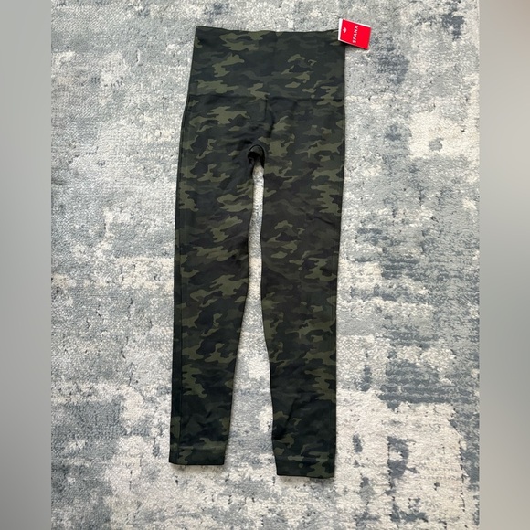 NWT $68! SPANX Look At Me Now Leggings SZ Small, Green Camo. - Picture 2 of 5